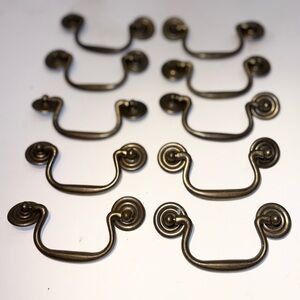 Set 10 antique brass Queen Anne style bail drawer pulls swan neck drop pulls